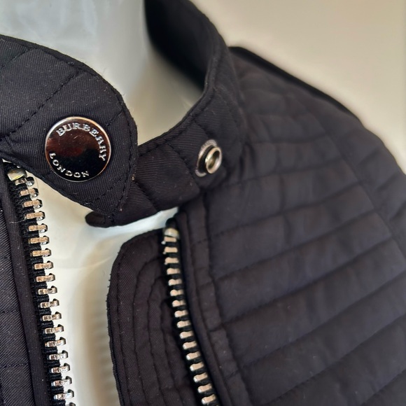 Burberry London Quilted Jacket Black – Lightweight Designer Coat - Picture 8 of 17